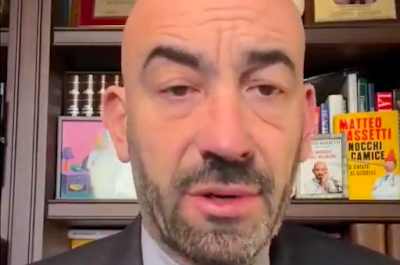 viaggrego's tweet photo. #QuintaDose, da Morir dal #Ridere! #Bassetti e l’esilarante #Video in cui spiega ai pochi #Proseliti rimasti, come mai si siano #Contagiati anche stavolta! (#Video)!
https://t.co/ruahlv4HNo https://t.co/C2Wkp0dnIR