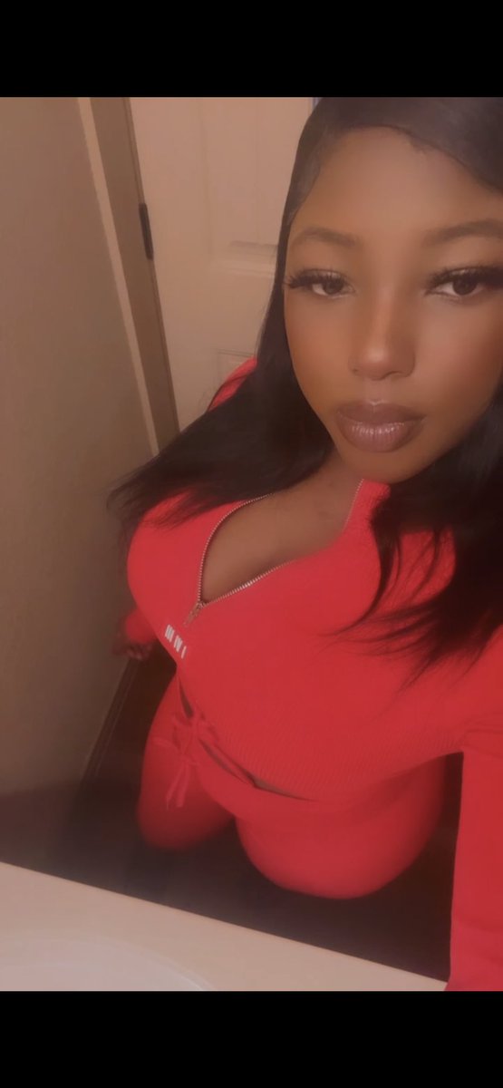 TinkSocold's tweet photo. Dirty hoes mad ass fat &amp; I’m pretty😘 https://t.co/cIcHijWcWb