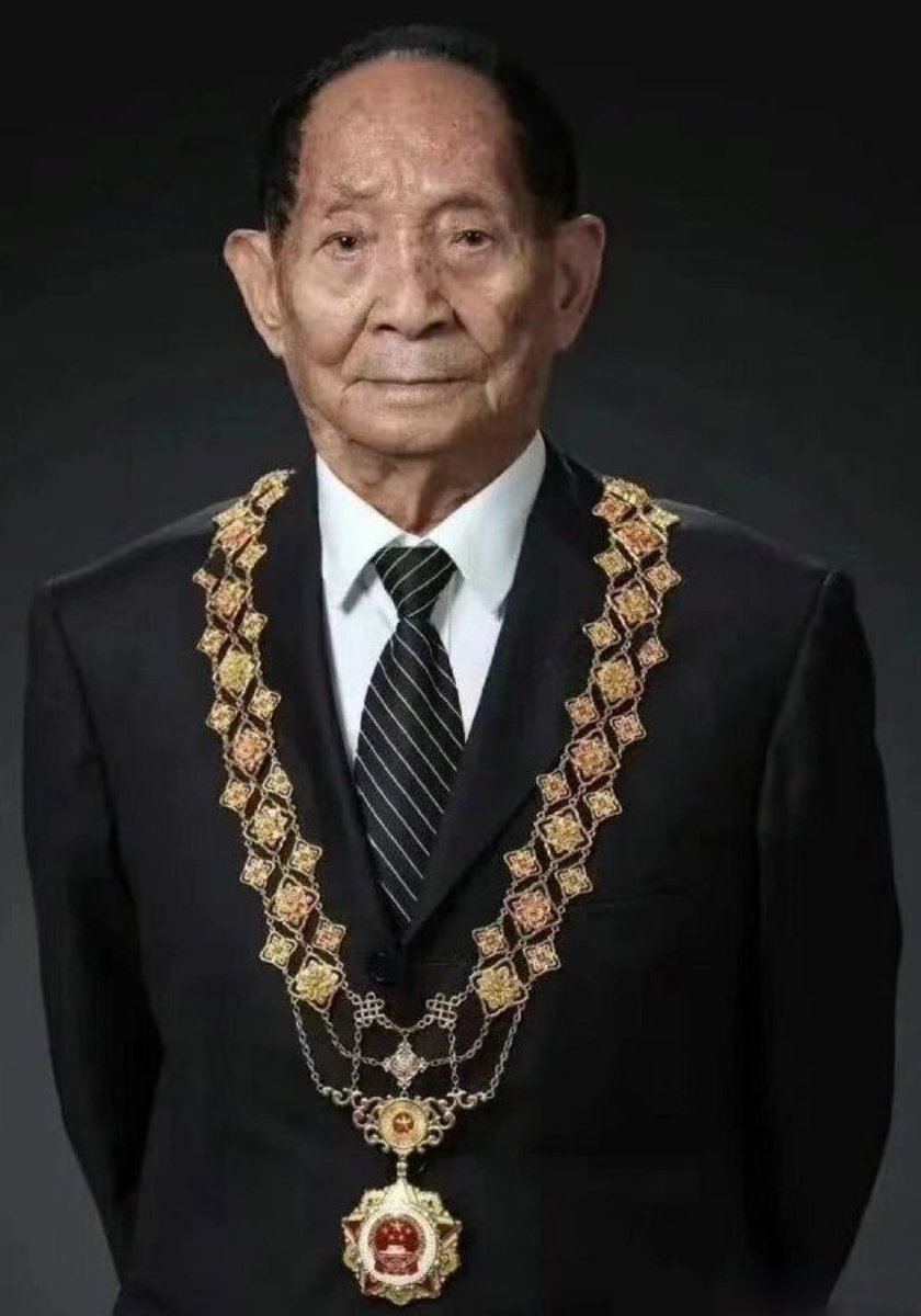 西蒙•冯•弗雷德里希•胥库兹Simon Von Friedrich Xurcuz tweet media