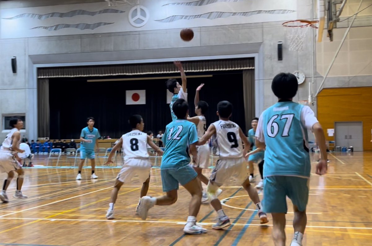 BCEvolution1's tweet photo. 郡山フェスティバルに男子が参加させて頂きました。１つの目標に向けて全員で協力して「本気」になることの大切さに改めて気付かされました。特に2日目はこの代の試合としては過去一番まとまったのではないかと思います！
「人間力なくして競技力向上なし」
#bcつくばevolution 
#u15バスケ https://t.co/w7zmHym8rl