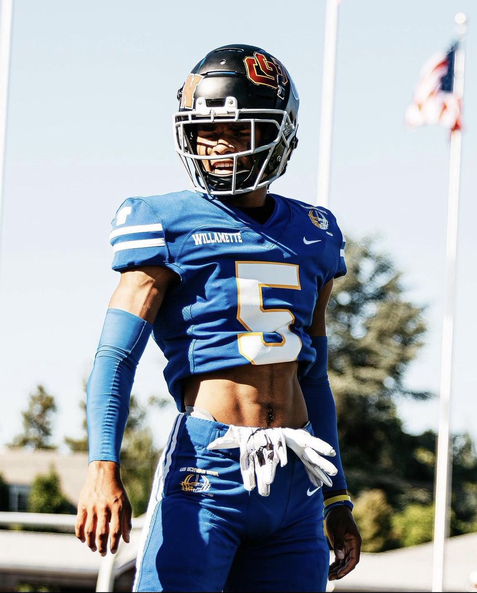 NickFarman55's tweet photo. #9 Uncommitted DB is..
@Dremiller81 

Textbook Safety at the next level 👏 Made the move over to @nelsonHawksFB from Gresham!

6’0 180✅ Great back pedal and planned vision 👏 Ability to make a play on the ball. Tracks the ball well in air. Ability to come up and make tackles💪🦅 https://t.co/3nlNIN1LOG