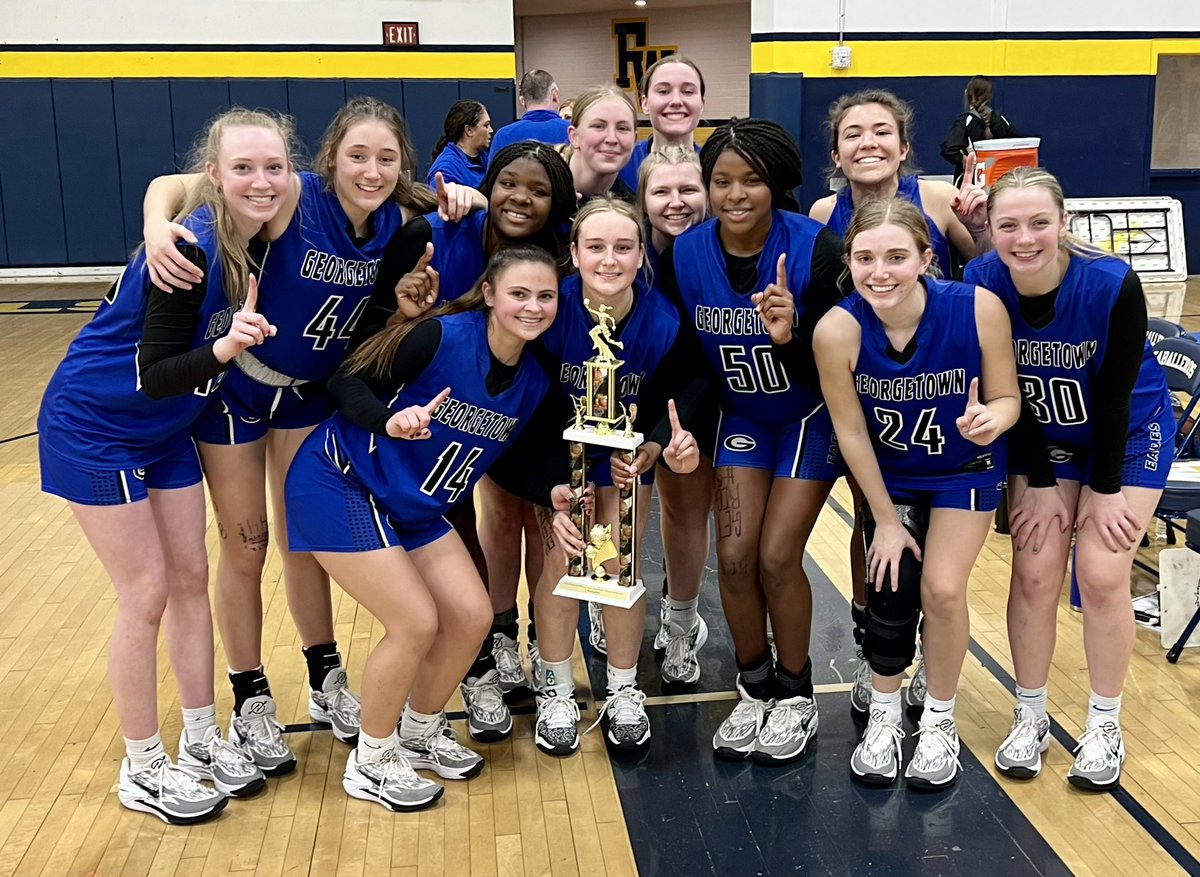 Legendary Georgetown (TX) coach Rhonda Farney leads the nation with over 1,200 career wins for an active coach. The former National Coach of the Year has been in charge for almost 50 years. Her squad won the Flowing Wells Shootout in Tucson this week #azpreps365 <a href="/CoachFarney/">Rhonda Farney</a>