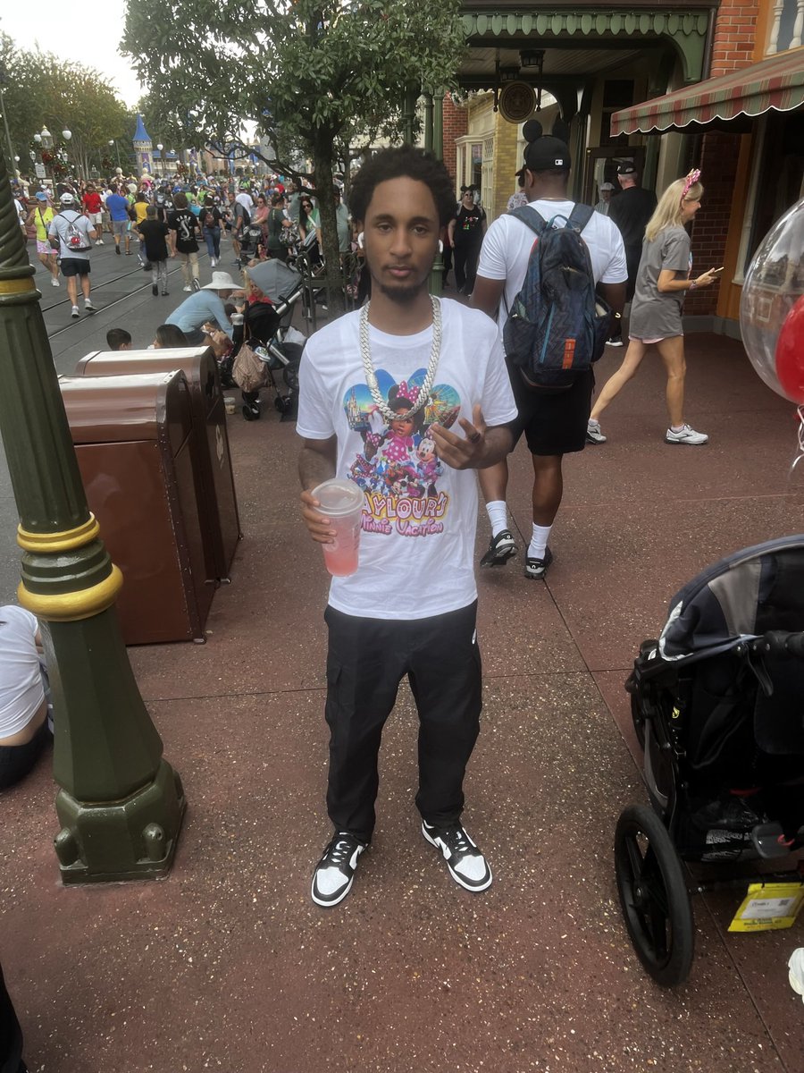 _grenz1's tweet photo. ““Put On 4 Dis Motion ⚡️👎🏾Gang 💩!! https://t.co/si6sUcVfmP
