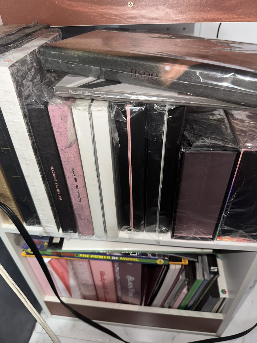 _clrss_'s tweet photo. wts/lfb
semi qs
 
Blackpink the album, bornpink, how you like that, lalisa, kill this love, square up, lisa 0327 photobook, rosé r special edition pb, lalisa special edition pb

All unsealed, some are with complete inclusions.

dm me if inch
rfs: need funds https://t.co/RO9Gg630Nl