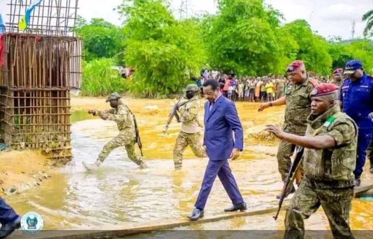 AllenKabera's tweet photo. La RDC a commis une erreur qui ébranlera à jamais ce pays. En abritant les génocidaires des FDLR, on chassera ce pays parce qu'ils ont du sang sur les mains et qu'ils ne savent rien d'autre que tuer. #FDLRFatshi #Fatshilies #fatsh13failedDRC https://t.co/awiUsujns6