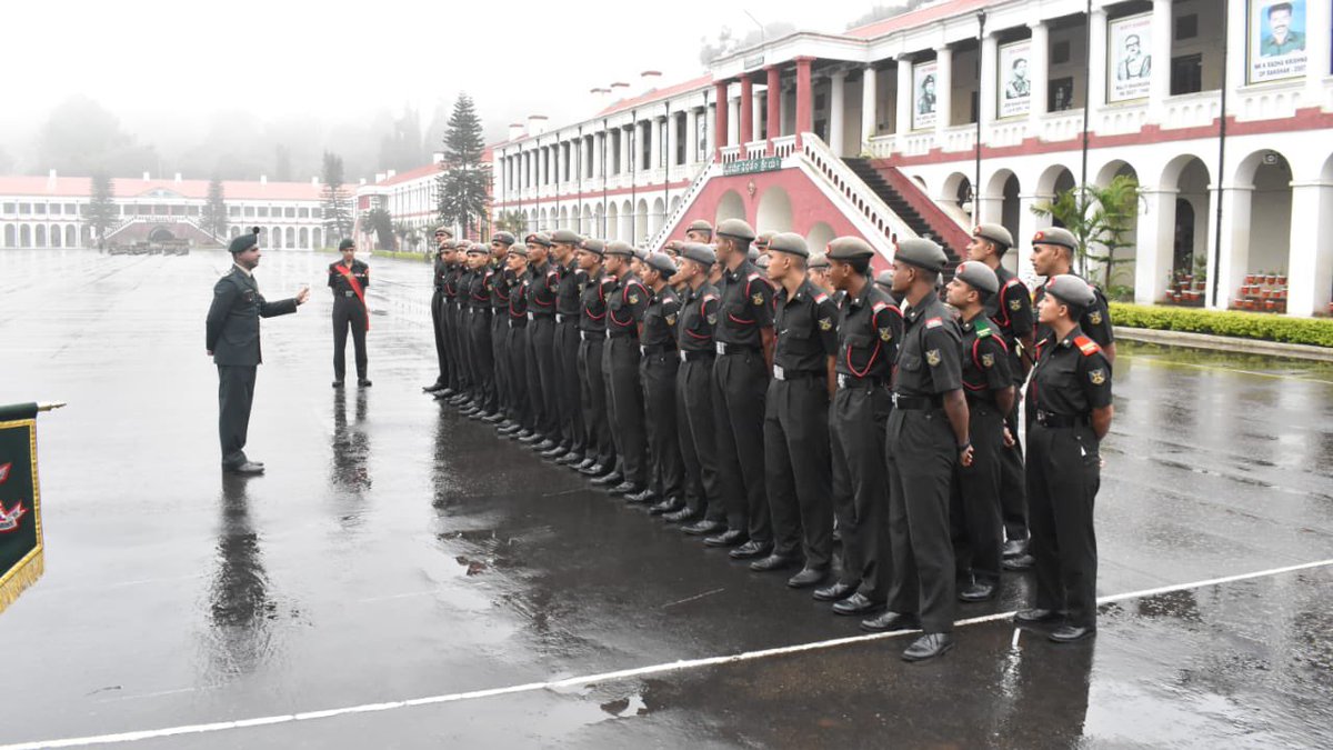 #GroomingFutureLeaders 37 Gentleman Cadets & 11 Lady Cadets from #OTAChennai visited #Shrinagesh Barracks named after the First Indian Colonel of the Madras Regiment at #MRC, #Wellington #MilitaryTraining