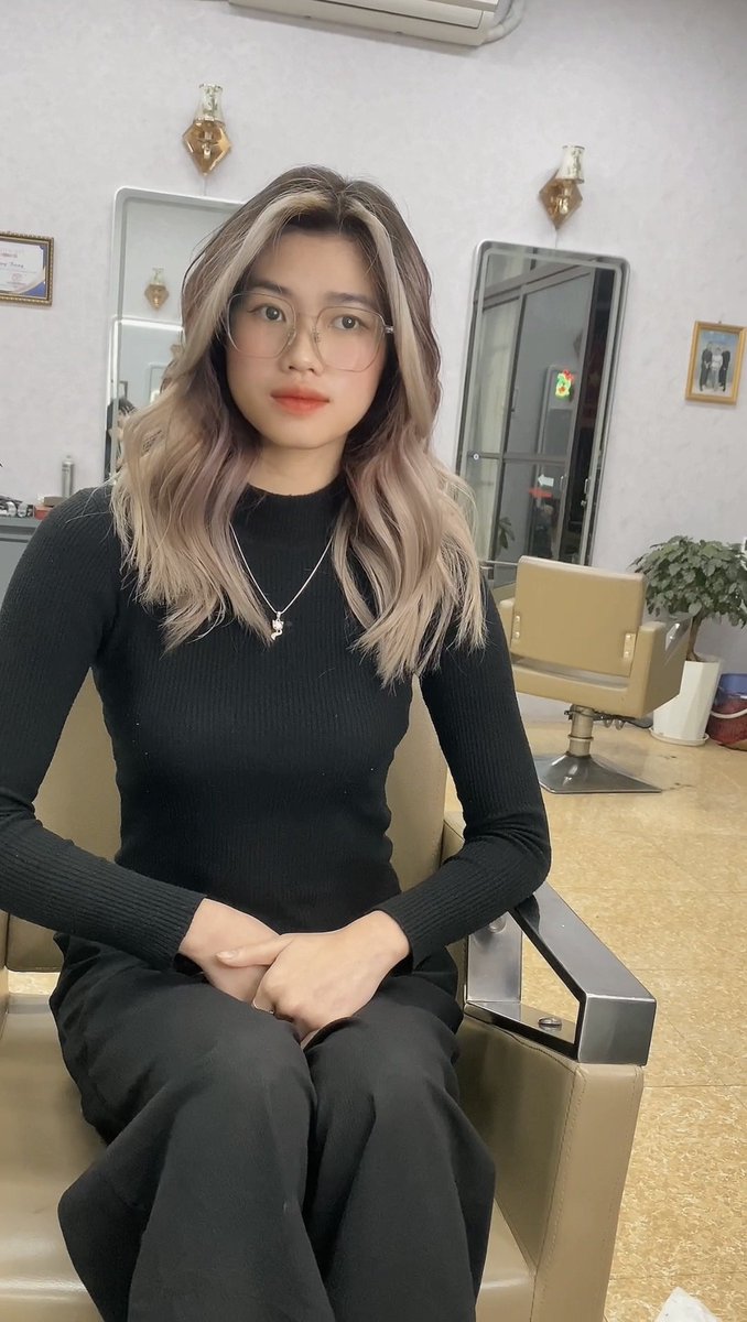 lyvoi93's tweet photo. Nhuộm màu j nhuộm mãi k đều màu thế này =>>>  Balayage https://t.co/s3ts3a4Tf1
