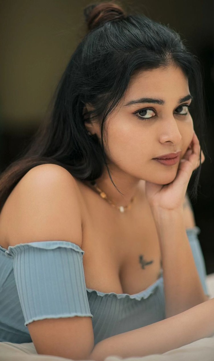 GCl08gwagAAlrc6?format=jpg&name=large