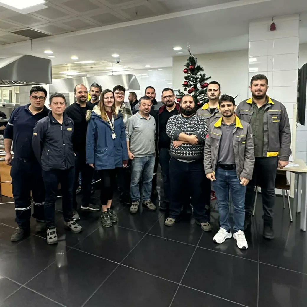 GuvenKaradag77's tweet photo. Lösev tarafından yürütülen Dilek Ağacı Projesi’ne Çalışma Arkadaşlarımızla katkıda bulunduk. Tedavi sürecindeki çocukların yılbaşı dileklerini gerçekleştirmek için hediyelerimizi seçtik. Bu mutluluğun bir parçası olduk.
#cmsjant #lösev #dilekağacı #TürkMetal https://t.co/ppsdrDYAvE