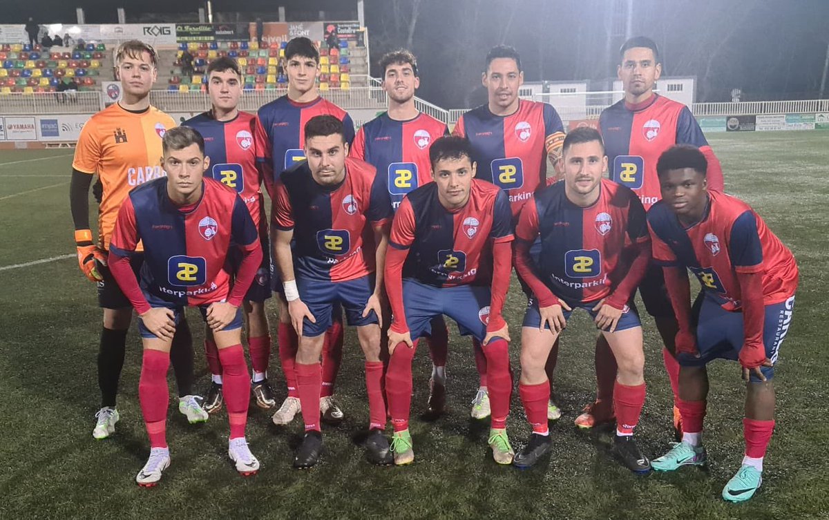 Amistós
Begur 2 - Juventus Lloret 1
Partit amb molta intensitat per part rival que s'ha avançat a la primera part. A la segona part el partit s'ha anivellat i s'ha  donat la volta al marcador amb gols de Kevin i Nico.
Bona entrada d'any 2024! 
🔴🔴🔵⚽
#UnPobleUnsColors