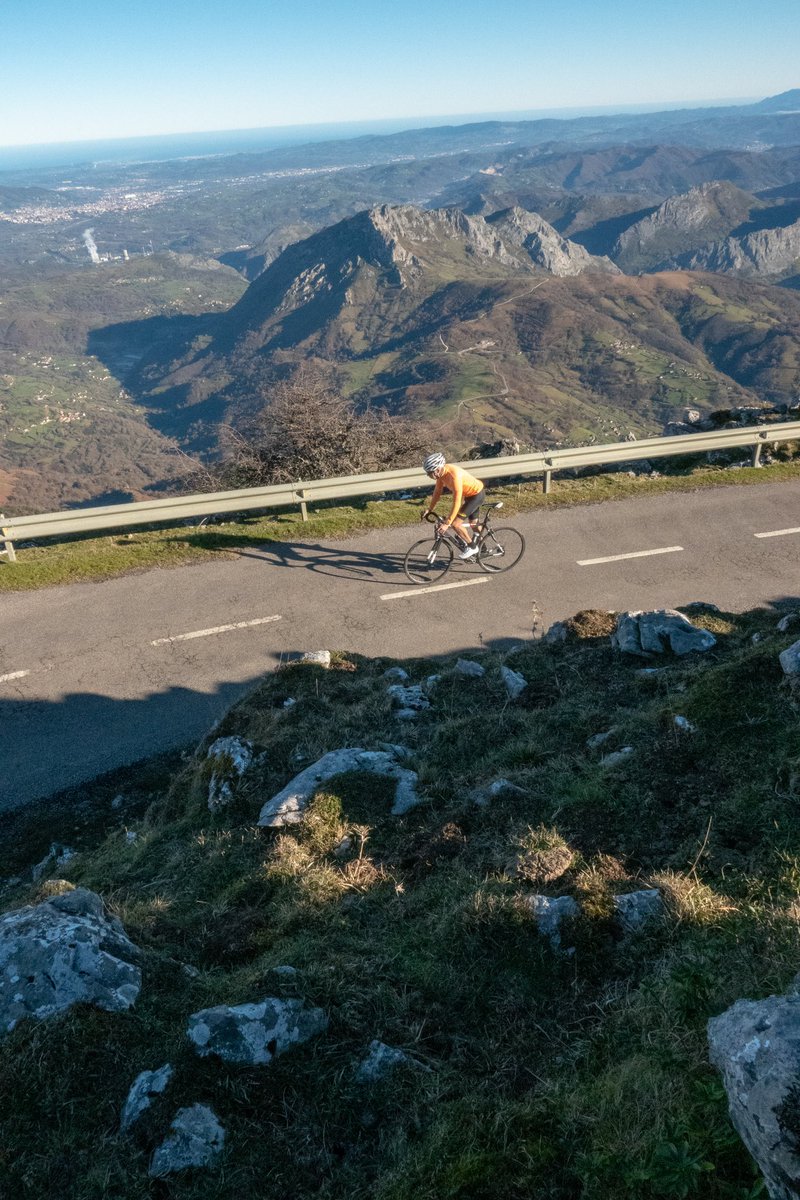 AsturCycling's tweet photo. Route 3 - The King Angliru
#angliru #riosa #aramo #travel #tourism #cyclingtours #fromwhereweride #cyclingexperience #holidays #asturcycling #roadslikethese #roadcycling #outdoors #cyclinglife #cycling #cyclingtravel #vacation #cyclingshots #cyclingphotos #nature 🌍: Angliru https://t.co/916214Xjyt