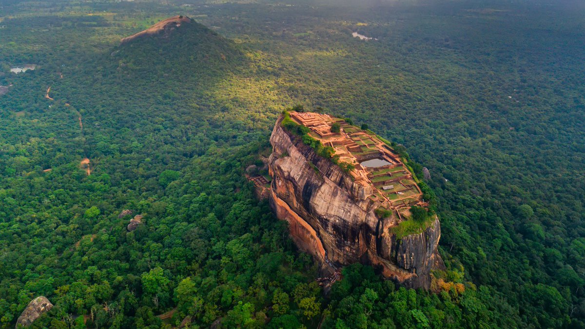 MarketNewsLK's tweet photo. Sigiriya records highest tourist visits after 2018

The Sigiriya Project Office says that more than 250,000 foreigners have visited Sigiriya so far this year -DN https://t.co/BAaYKXP5qZ