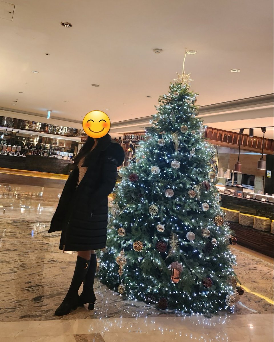 겨울이라 꽁꽁 싸매고 다니는 중
새해에 헐벗게 만들어주실 부부커플 찾아봅니다. 백년만에 부부만남 추진중!
목적성은 있지만 의무는 아닌 만남 찾아봅니다^^;;
겸사겸사 초대도 찾아봅니다
#부부만남 #부커만남 #커플만남 #초대남 #초대녀