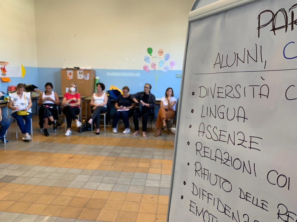 Nella vita delle persone #rom e #sinte, un peso importante, allo stato attuale, lo hanno alcune categorie di persone. Tra queste, sicuramente, vi sono gli #insegnanti, gli #assistentisociali e i #decisoripolitici

sucardrom.blogspot.com/2023/12/proget…

#antiziganismo #porrajmos #RemAgainstDisc