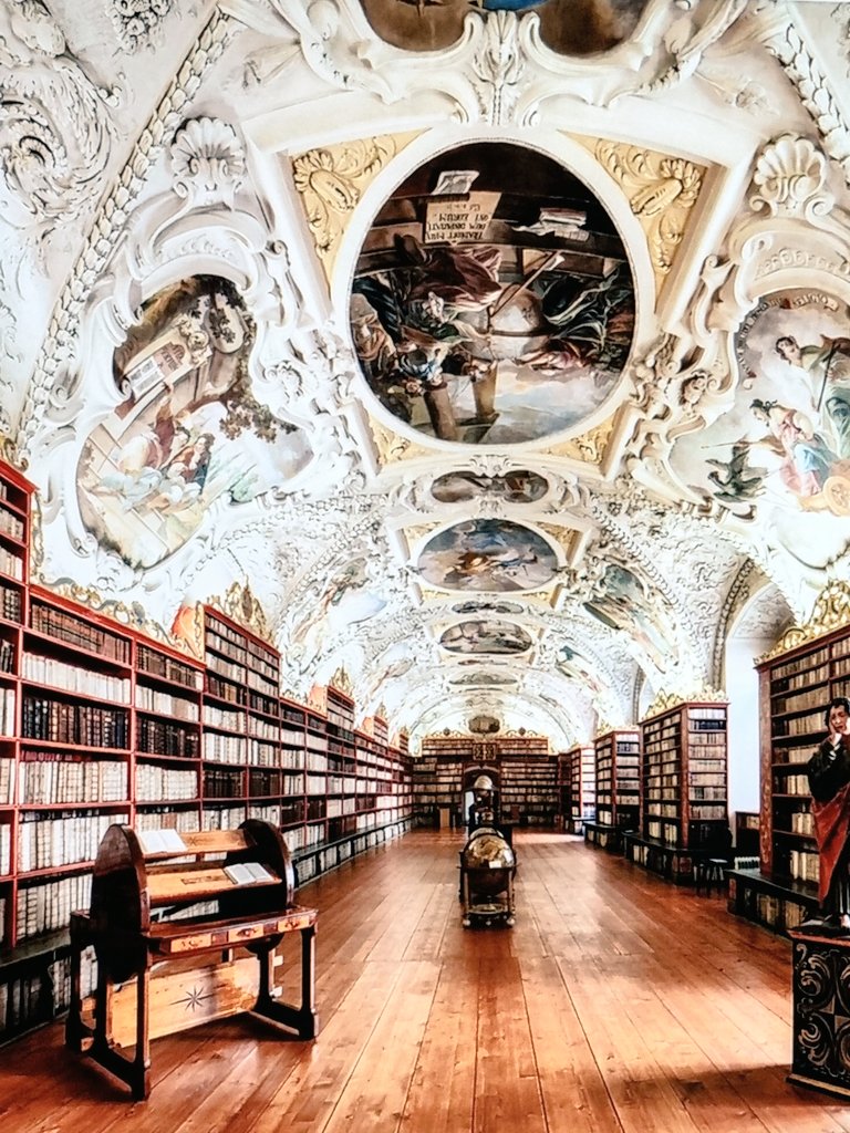 ConrothN's tweet photo. One of the most beautiful libraries in the world, the #StrahovLibrary located in an ancient #monastery in #Prague. It contains two breathtaking #Baroque rooms which are the #TheologicalHall and #PhilosophicalHall built in the 17th and 18th centuries. 📚 🇨🇿 https://t.co/UNeYEYzwXz