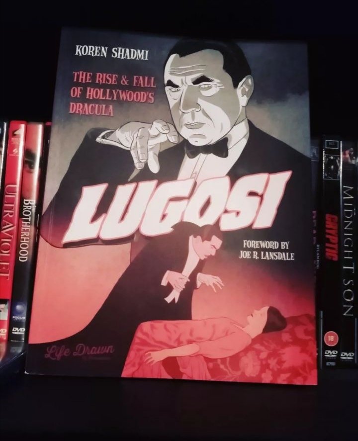 witch_natural's tweet photo. #Christmaspresents #decemberpresents I got and I love it! 💜🦇

#GraphicNovels
#BramStokersDracula
#Dracula 
#BelaLugosi
#KorenShadmi
#Lugosi

#StrangerThings
#Bagclip
#Plushie

#HorrorCommunity
#Horrorfam 
#Horror
#Books https://t.co/SQKlEclWTQ