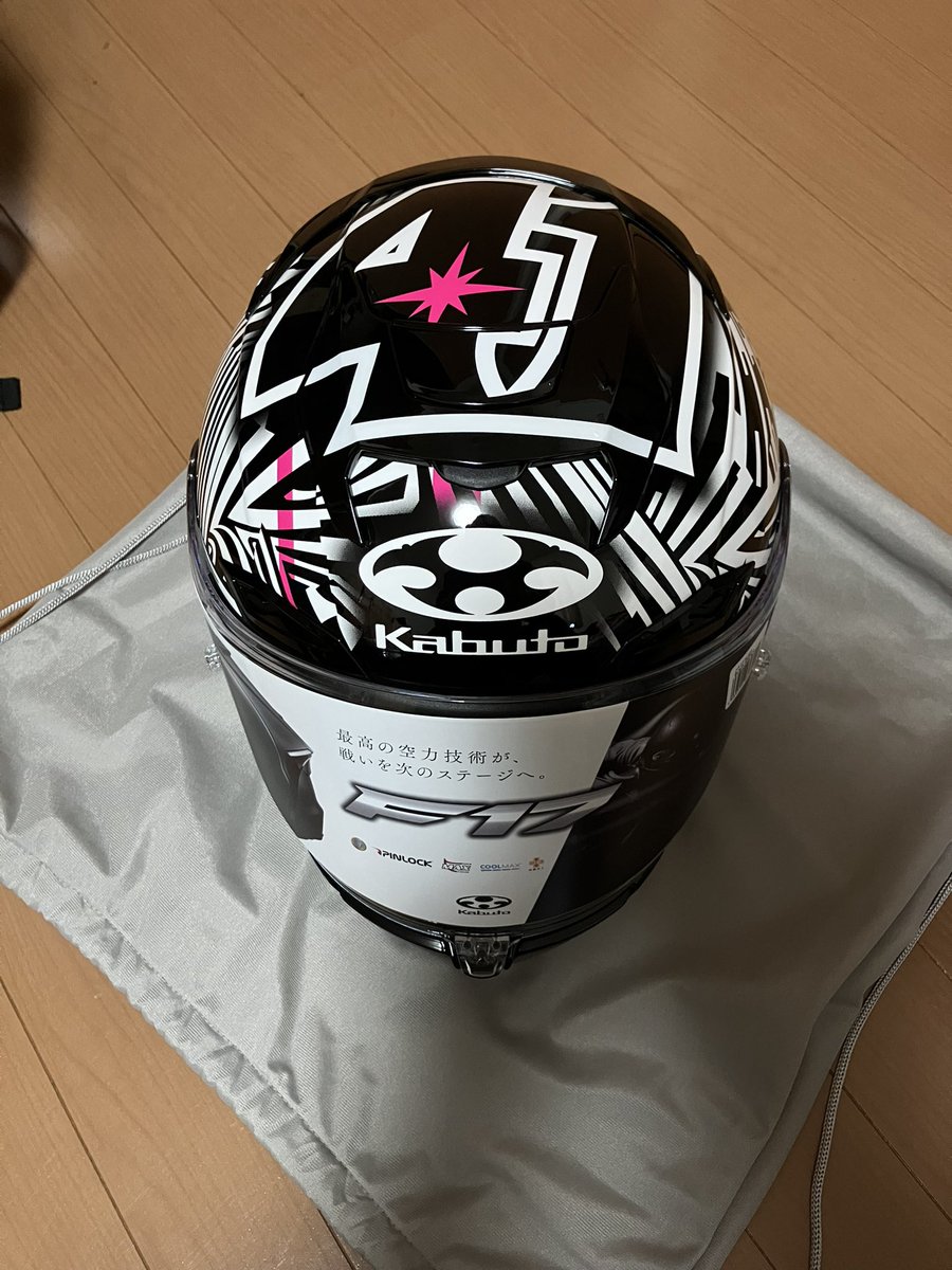 sachirou_6's tweet photo. 初めてレプリカヘルメット買いました！めっちゃカッコいい！
 #F17ALEIX https://t.co/SMsXhvNU0D