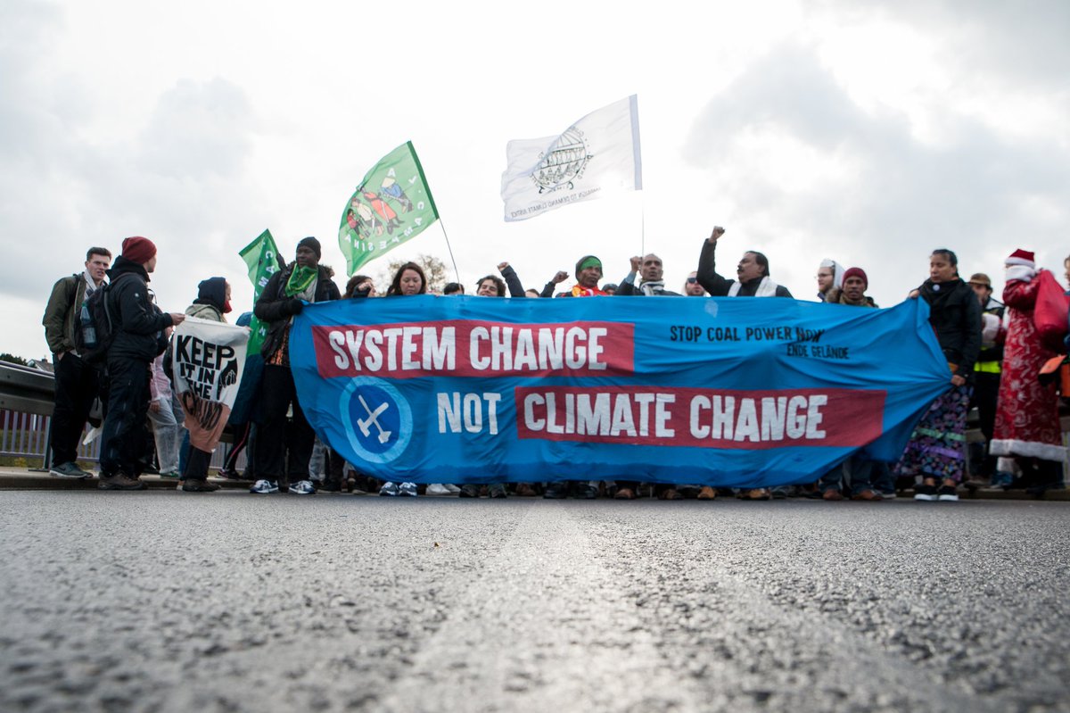 Ende GelĂ€nde (@ende__gelaende) on Twitter photo Die Klimakrise ist zu groĂ & komplex, um zu sagen: âwĂ€hren wir 2015 aus den fossilen Energien ausgestiegen, hĂ€tten wir dieses Hochwasser oder jene DĂŒrre nicht.â
Sicher ist aber, dass ein festhalten am fossilen Kapitalismus die Krise weiter verschÀrfen wird.
1/3
đž: <a href="/fein_frisch/">FeinFrisch</a> Die Klimakrise ist zu groĂ & komplex, um zu sagen: âwĂ€hren wir 2015 aus den fossilen Energien ausgestiegen, hĂ€tten wir dieses Hochwasser oder jene DĂŒrre nicht.â
Sicher ist aber, dass ein festhalten am fossilen Kapitalismus die Krise weiter verschÀrfen wird.
1/3
đž: <a href="/fein_frisch/">FeinFrisch</a>