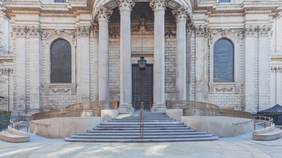 Where @StPaulsLondon leads, with step free accessibility for all, how cool and exciting is it that the #tardis is now step free and accessible?! Really lovely and important to see how much this change means for @ruthmadeley Well done @bbcdoctorwho