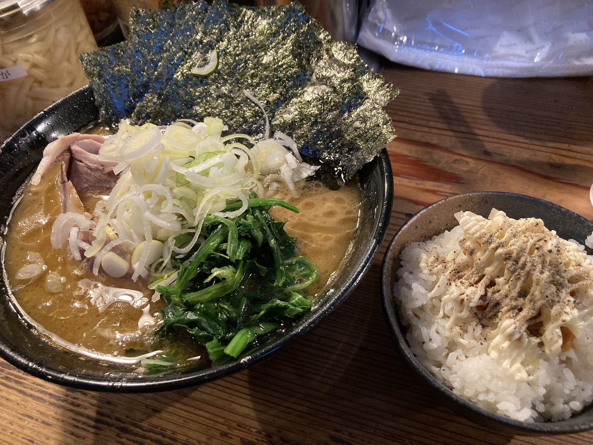 sankon1979's tweet photo. 家納めはクックら🍜
#相模大野　#チャーシュー三枚ノリきざみねぎライス https://t.co/3oi69vFdnK