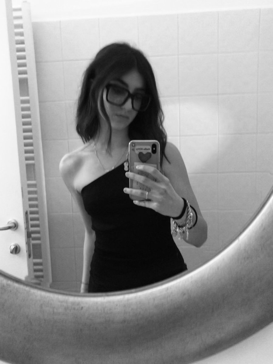 _beatricera's tweet photo. mi piace ma non abbastanza https://t.co/mJzDCFGT59