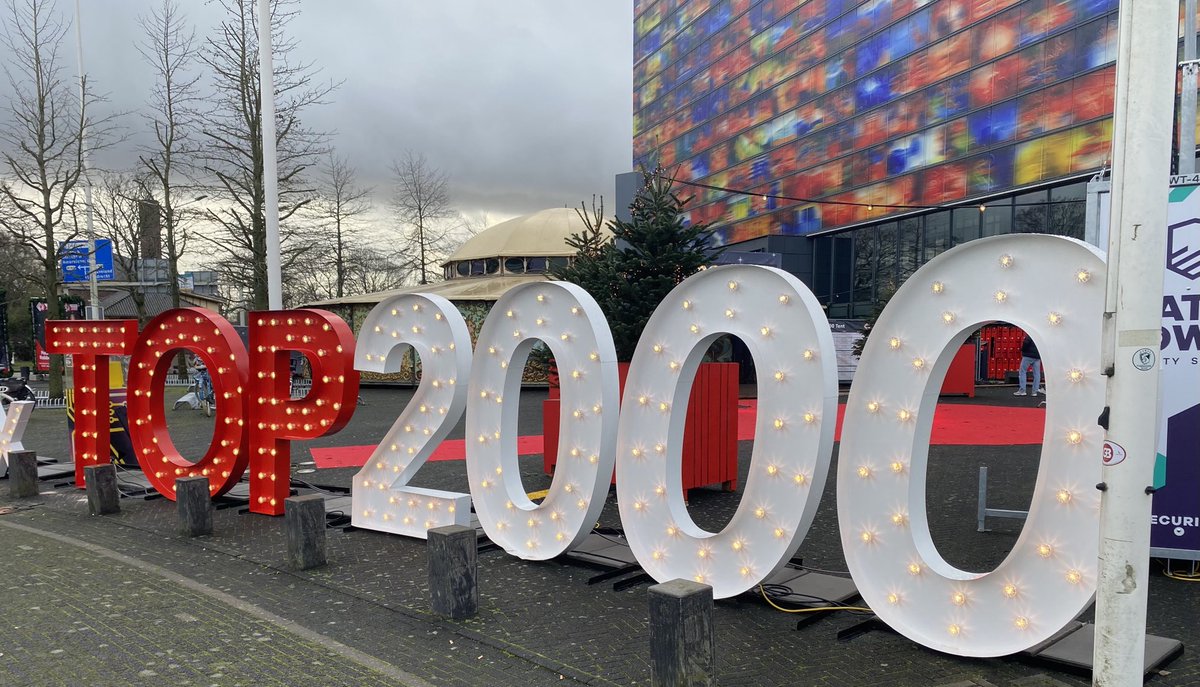 Hans Schiffers (@hansschiffers) on Twitter photo Mijn hele jaren negentig bestaan als dertiger raakt weer opgefrist met <a href="/NPORadio2/">NPO Radio 2</a> #Top2000 🎶 Soundgarden, Placebo, Moby, Pearl Jam, Foo Fighters etc. Edoch, de spiegel weet beter😂 Mijn hele jaren negentig bestaan als dertiger raakt weer opgefrist met <a href="/NPORadio2/">NPO Radio 2</a> #Top2000 🎶 Soundgarden, Placebo, Moby, Pearl Jam, Foo Fighters etc. Edoch, de spiegel weet beter😂