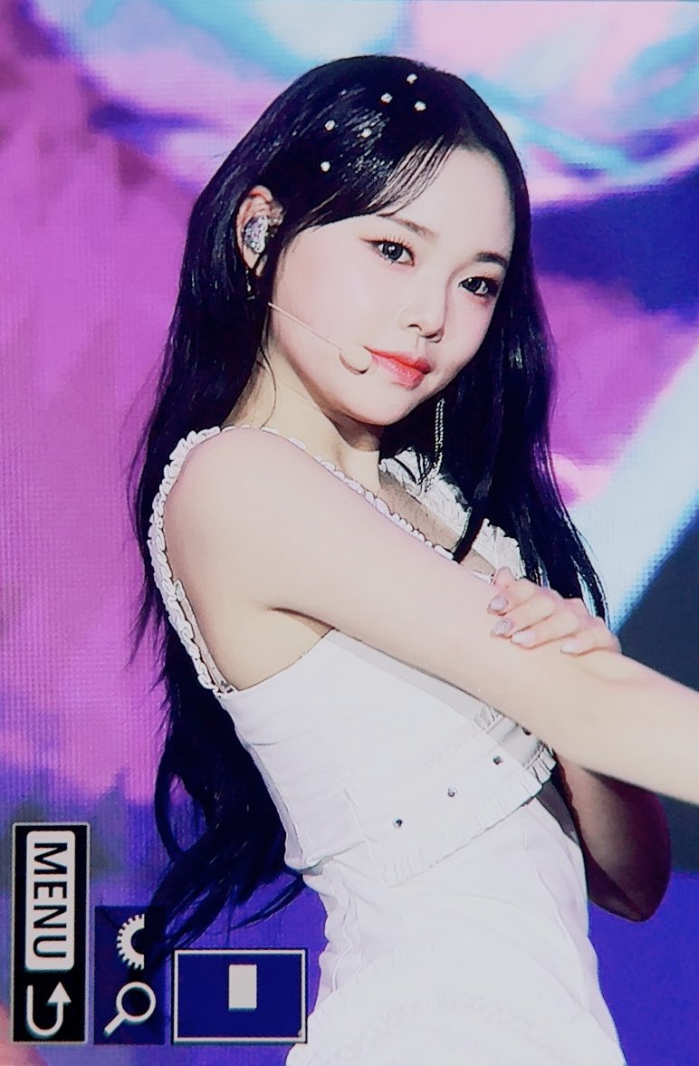 231230

#클라씨 #CLASSy #박보은 #보은