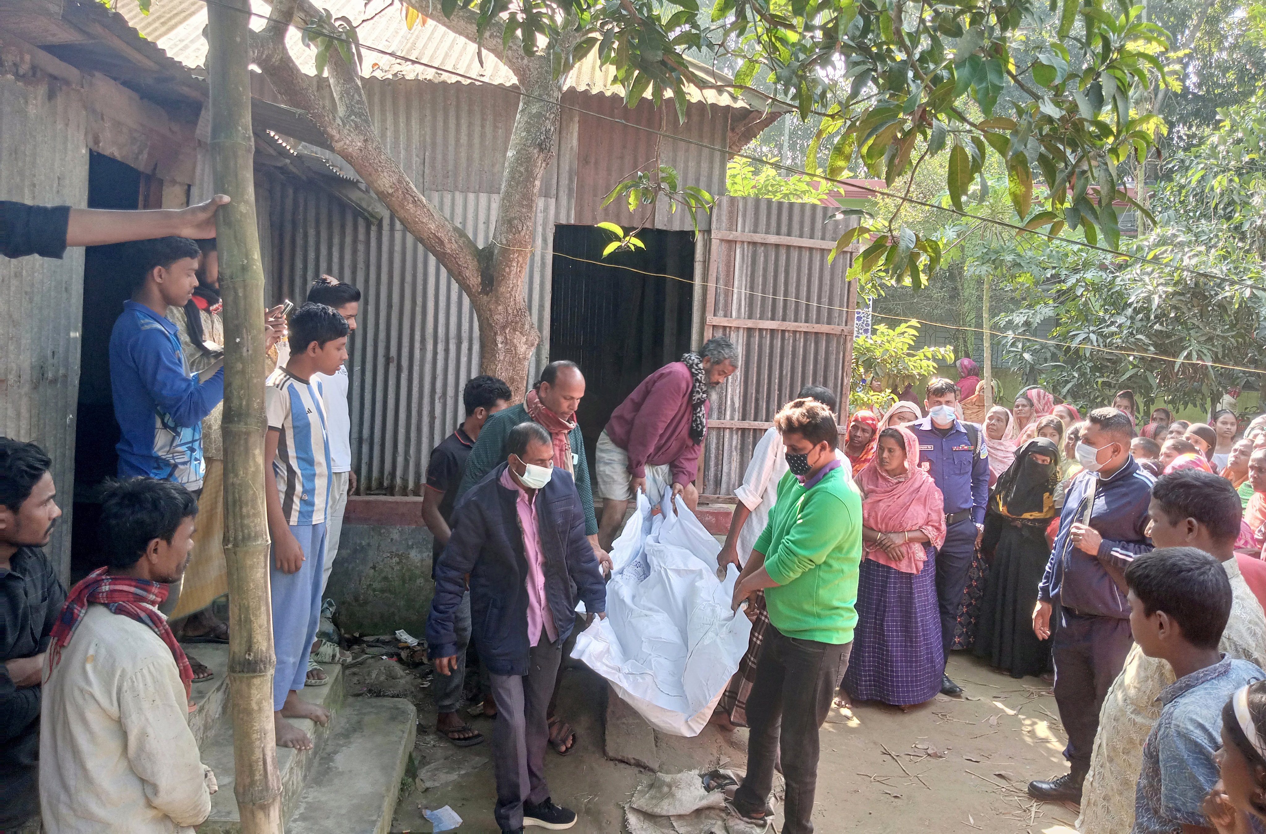 সরিষাবাড়ীতে মাদকাসক্ত যুবকের আত্মহত্যা