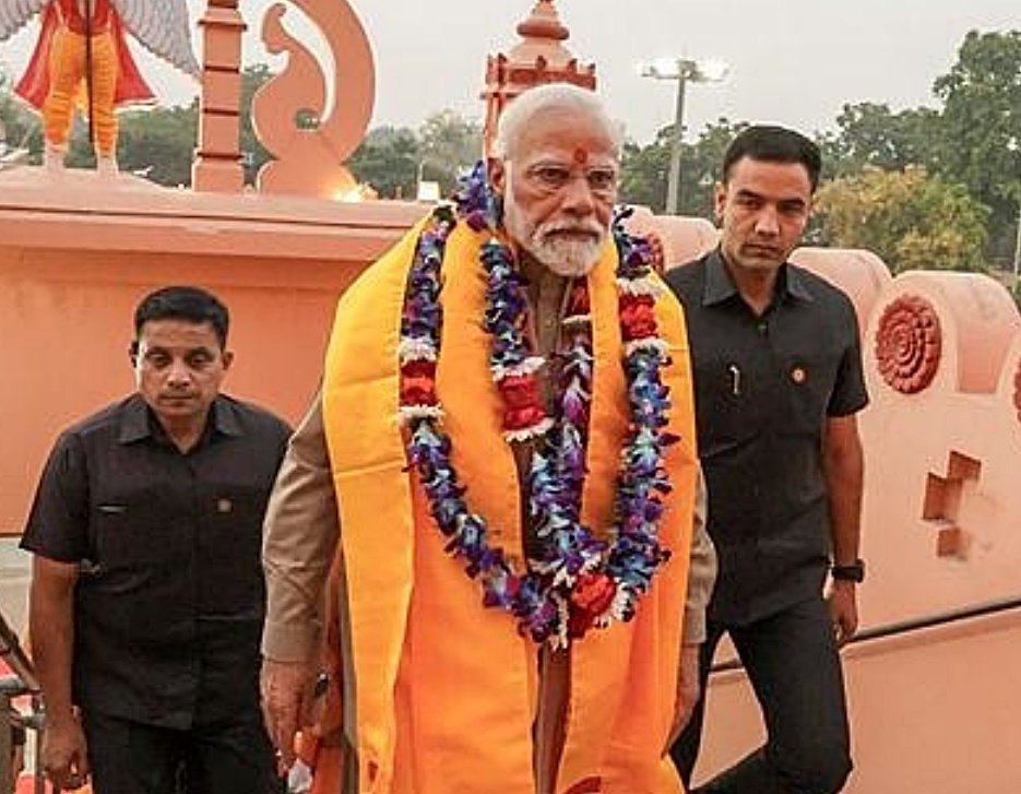 NewsAlgebraIND's tweet image. BIG NEWS - PM Modi launched 2 Amrit Bharat &amp;amp; 6 Vande Bharat Express Trains In Ayodhya today 🚩

Superfast Amrit Bharat Express is an non-ac version of Vande Bharat with the same speed &amp;amp; improved facilities 🔥

Prime Minister also dedicated to the nation three railway projects…