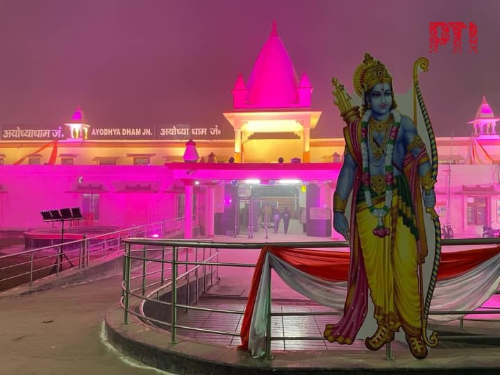 NewsAlgebraIND's tweet image. BIG NEWS - PM Modi launched 2 Amrit Bharat &amp;amp; 6 Vande Bharat Express Trains In Ayodhya today 🚩

Superfast Amrit Bharat Express is an non-ac version of Vande Bharat with the same speed &amp;amp; improved facilities 🔥

Prime Minister also dedicated to the nation three railway projects…