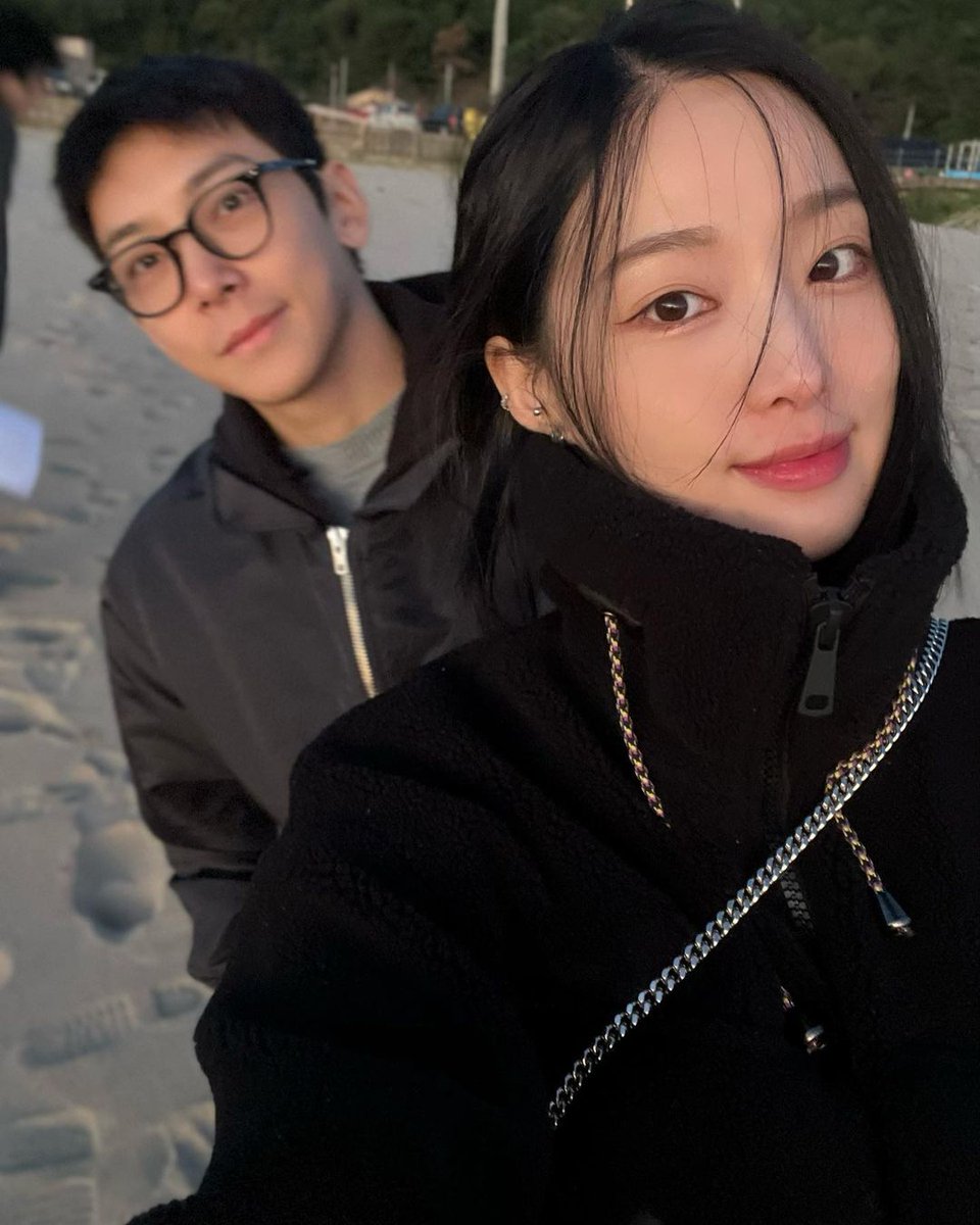 NatureTeamTR's tweet photo. Biriciğimiz Saebom ve oyuncu-şarkıcı Rue (Park Hyunjoon) sevgili olduklarını doğruladılar. 😊💞

#SAEBOM #새폼 #네이처 @nature_nchworld https://t.co/sGSFKGSJ1z