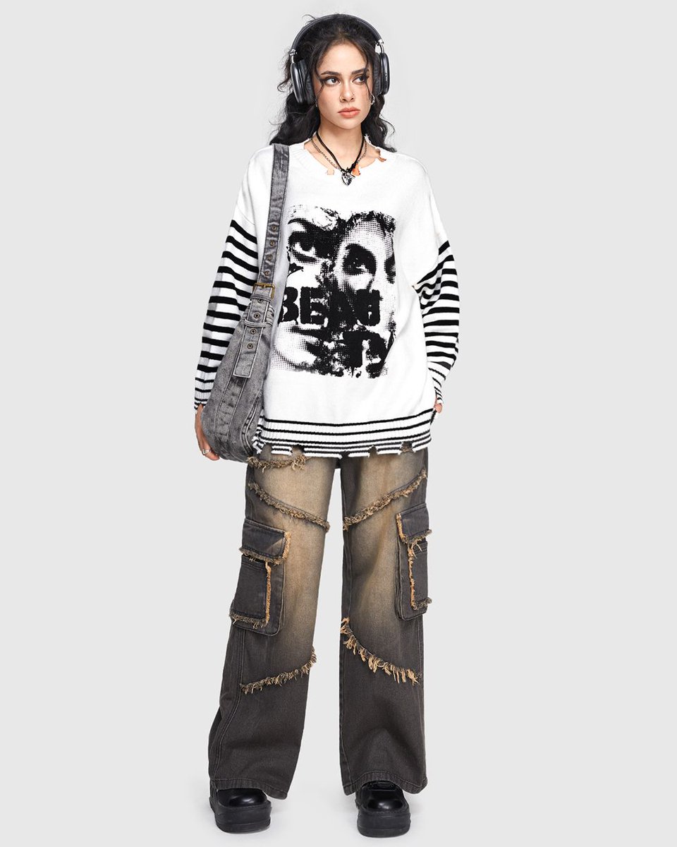 ROMWESHOP's tweet image. no thoughts, just our latest gorpcore-inspired collection. dive into the vibe — available now 🤍

#ROMWE #grungeaesthetic #gorpcore #outfitinspo #winterlooks #grungepunk