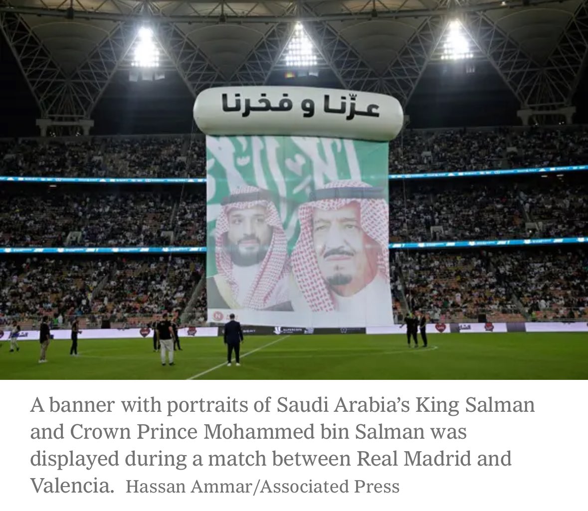 <a href="/Ahmetfree2/">Ahmet A</a> “Suudiler bile maçlarına krallarının resmiyle çıkmaz” mı? Kendi maçını geçtim Real Madrid - Valencia maçında bile devasa pankart açmış. Atıyorsun bari azıcık araştır.