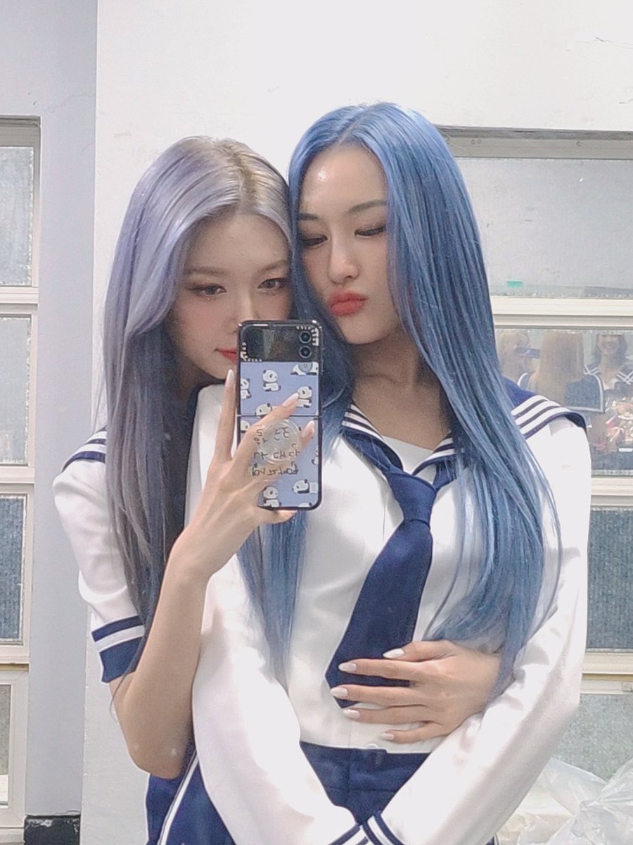 singbinfeed's tweet photo. Hey, thought I'd just drop these again
I just love these photos 😞😞
I never got over them 

#SIYEON #시연 #DAMI #다미 https://t.co/CIfcfuJfI0