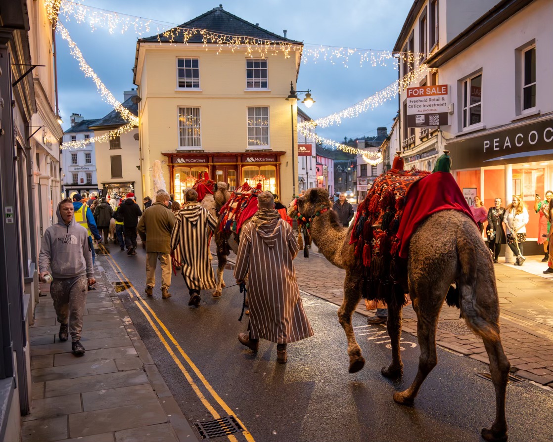 aproposofnowt's tweet photo. Fortunately the good people of Brecon didn't get the hump when it held its Big Nativity featuring real camels and live donkeys on Christmas Eve #Christmas #nativity https://t.co/Ccltcj6rlI