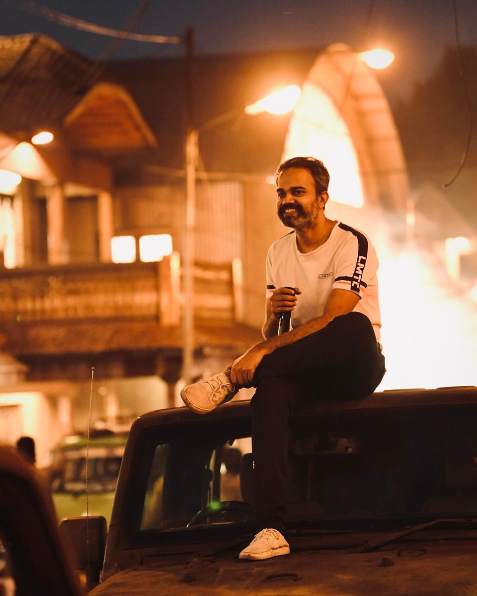 Our MAD MAN from the sets of #Salaar 

#PrashanthNeel #RecordBreakingSalaar