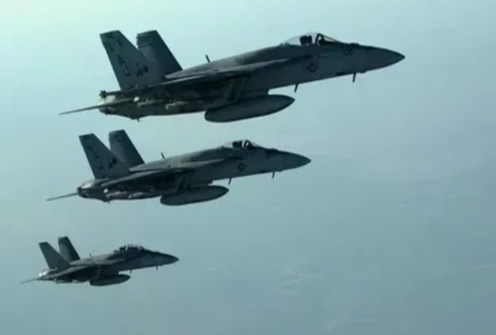 الشعب اليمني في هذا الوقت خصوصا بعد عندما نسمع صوت الطيران الحربي في صباح ومساء كل يوم في اجواء المحافظات المحرر يحس الاطفال والنساء بالأمان والراحه النفسيه عاشت اليمن حره ابيه عاش قائدها السيد العلم عبدالملك الحوثي