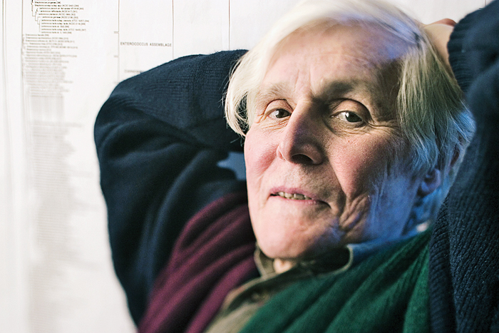 mariobianchi18's tweet photo. Il #30dicembre 2012 moriva #CarlWoese. Scienziato noto per aver definito nel 1977 l'esistenza del dominio degli #Archea, organismi procariotici in passato considerati parte dei batteri. Ipotizzò anche che il primo acido nucleico apparso sulla Terra fosse l'RNA invece che il DNA. https://t.co/Dmt8XhbYSN