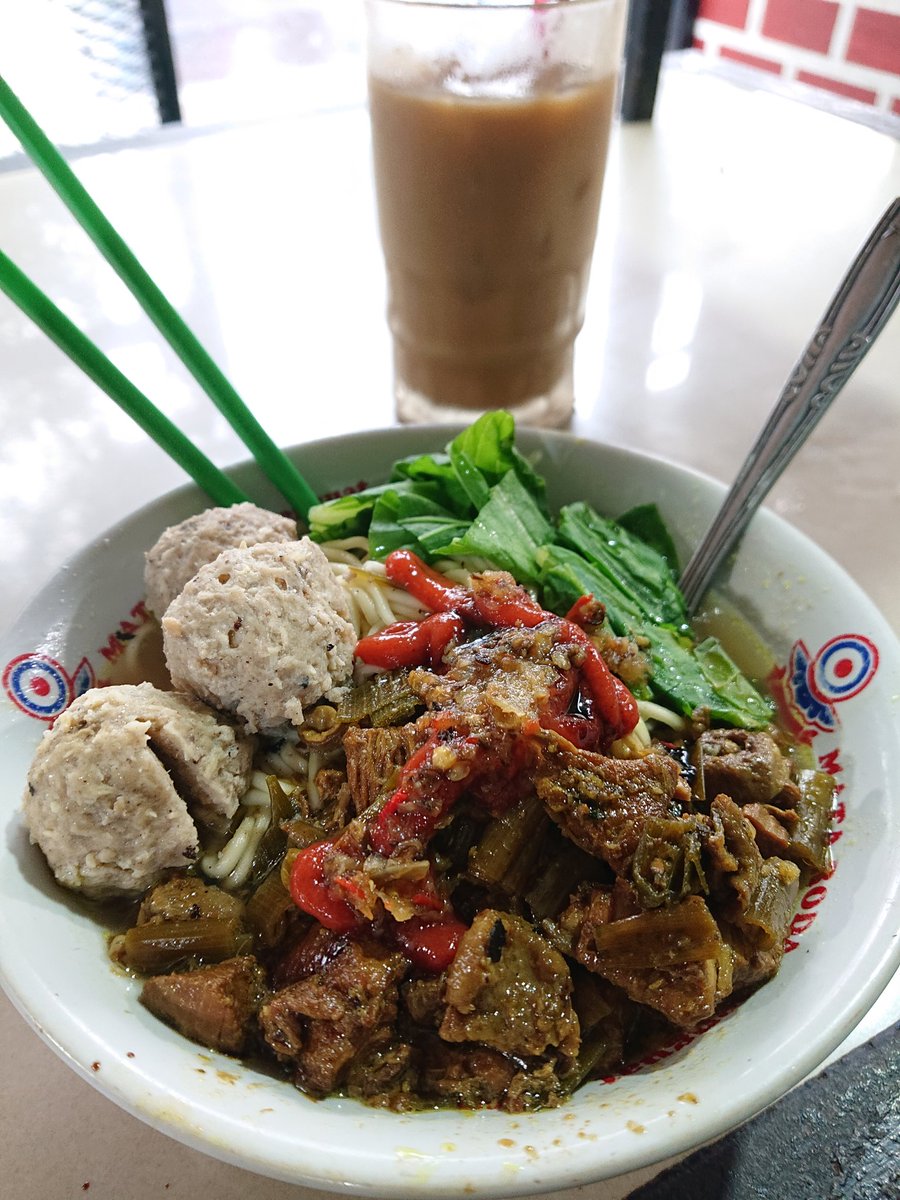 NurSetoAji's tweet photo. Kenapa orang pada sellingkuh? Kan ada mie ayam @InfoMieAyamYK

Cc @marai_wareg @jogjamakanterus @lemak__jenuh @dheni_wahyu_s @BrengosYad @bagaswarass__ ingpo ngemie awal tahun 😁 https://t.co/KKpjZPz9Ci