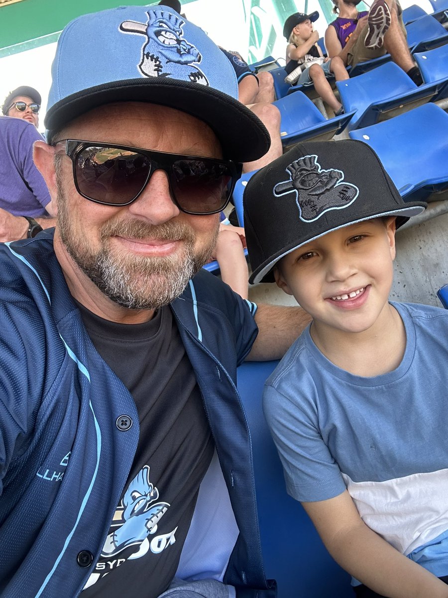 Brad_Eveleigh's tweet photo. My boys first ball game. ⚾️ 
@SydneyBlueSox #WhoRocks https://t.co/XKt7HgkkXO