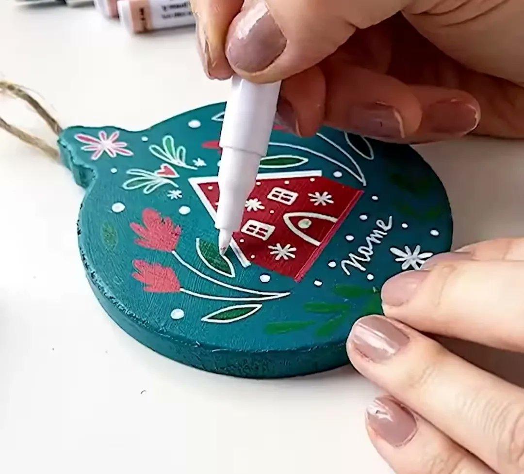 zaracopy's tweet photo. Rotuladores fantásticos, secan al aire, para pintar sobre cualquier material, puedes diseñar tus propias tazas, baldosas, o decoración. PÍDENOSLO en @zaracopy_76 camino de las torres 76 frente al colegio de Agustinos entre Bar Europeo y frutos secos El Rincón  @c.d.sanagustin https://t.co/ohxasIcRtX