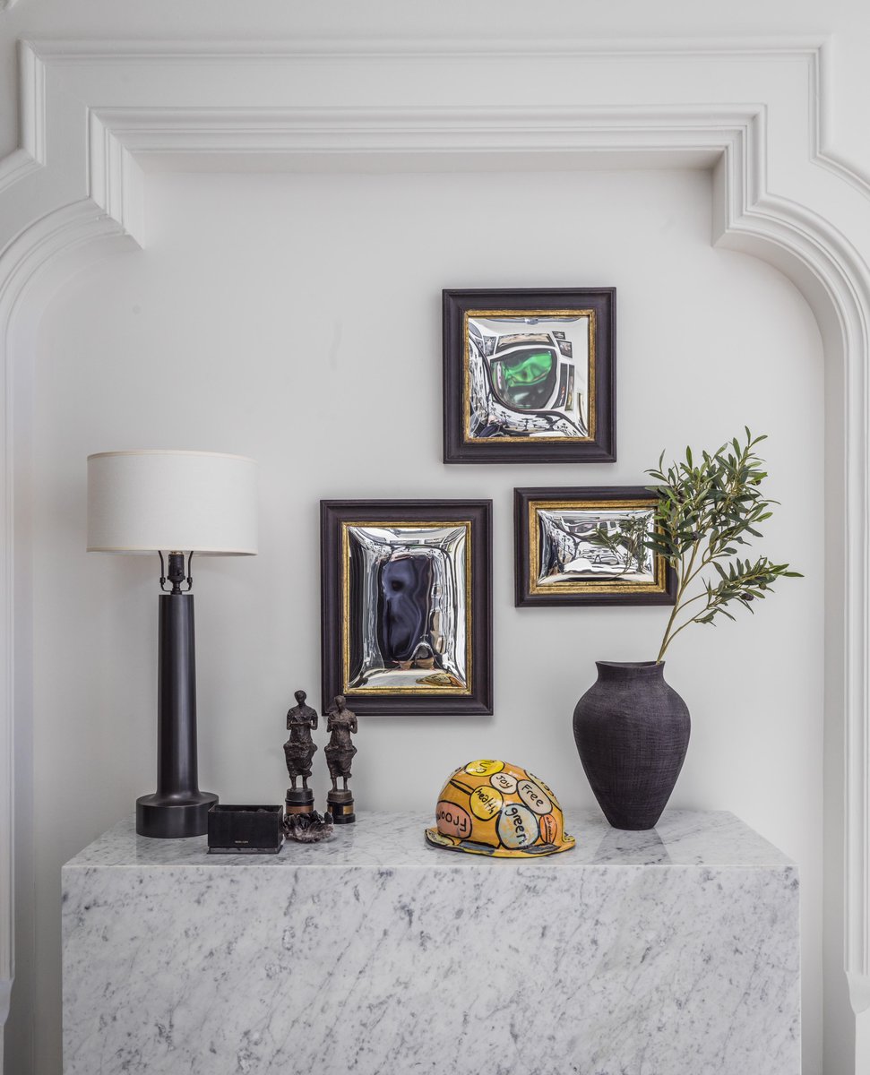 kellyhoppen's tweet photo. Consoles are one of the best surfaces and make a great first impression to a space!

#kellysdesigntips #interiors #interiordesign #styleideas #homedesign #homeinspo #howtodesign #designideas #interiorideas #designer #designinspo https://t.co/P8ZkZqM9F7