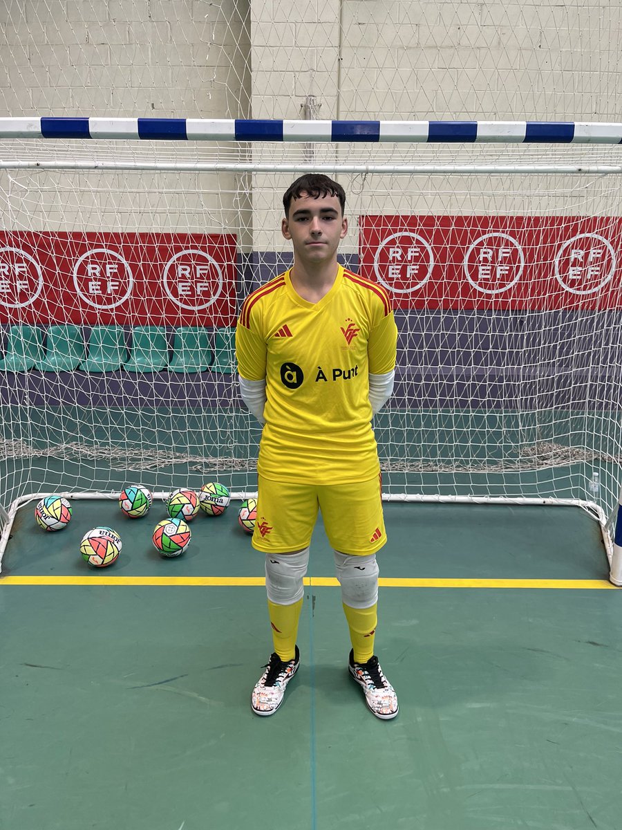 cfsdianense's tweet photo. Nuestro portero Juan Pouzols ha finalizado su participación en el CNSA, que se ha celebrado en Mérida.
La selección valenciana no ha logrado el pase a cuartos de final, tras perder los tres encuentros que ha disputado.
Nueva y enriquecedora experiencia para Juan. Muy orgullosos! https://t.co/RBKVAdpM9l
