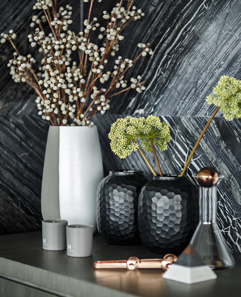 kellyhoppen's tweet photo. Consoles are one of the best surfaces and make a great first impression to a space!

#kellysdesigntips #interiors #interiordesign #styleideas #homedesign #homeinspo #howtodesign #designideas #interiorideas #designer #designinspo https://t.co/P8ZkZqM9F7