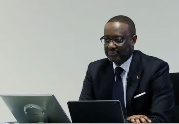 🚨 TIDJANE THIAM, Figure Dominante de l'Année 2023 : Un Portrait par Confidentiel Afrique**

Le charismatique banquier ivoirien de renom, âgé de 61 ans, Tidjane Thiam, célèbre pour ses exploits avec les multinationales @Prudential et @CreditSuisse, est acclamé par des milliers de…