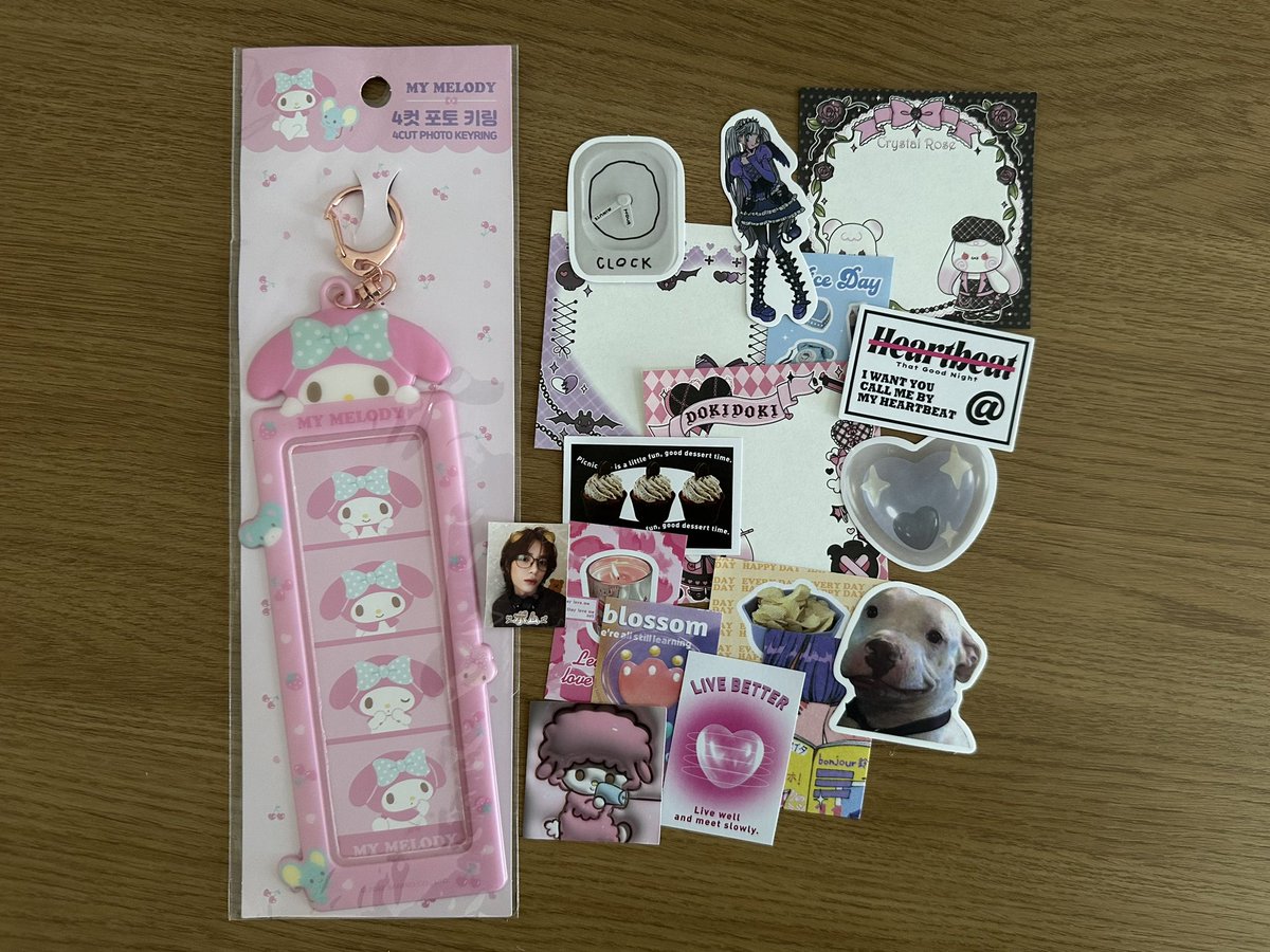 camsgyu's tweet photo. Hi @yeonmintsells! My sanrio 4cut holder already arrived in good condition. Thank you for securing from one of my wishlist and for the cute freebies 🥺🩷 Til our next~ #FromCrys https://t.co/xXFLVkcKeM