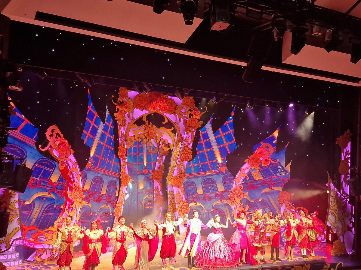 Fab time with my loved ones at @wycombeswan yesterday for #wycombepanto!