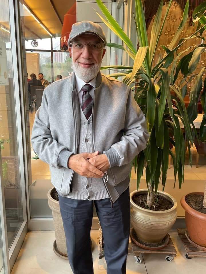 *الامانات الخمسة*
*علموها أهلكم جميعا صغارا وكبارا*
*كيف تعيش بأمان وتموت بسلام*:

*- الامان الأول، قال رسول الله صل الله عليه واله وسلم: "من صلى الصبح فهو في ذمة الله". معناه هو في حفظ الله ورعايته... فلو ظلمه احد يقتص الله له منه ويرد له حقه*

*- الأمان الثاني، قال رسول الله صل