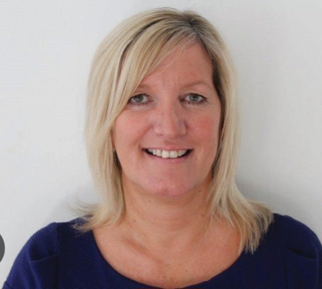 Congratulations @BrownNhsdeb Debbie Brown , Advanced Nurse Practitioner and Clinical Director for the Lewisham Community Education Provider Network Training Hub has been awarded an MBE for services to Nursing and the NHS in King's New Year Honours list @RuthOshikanlu @TheQNI