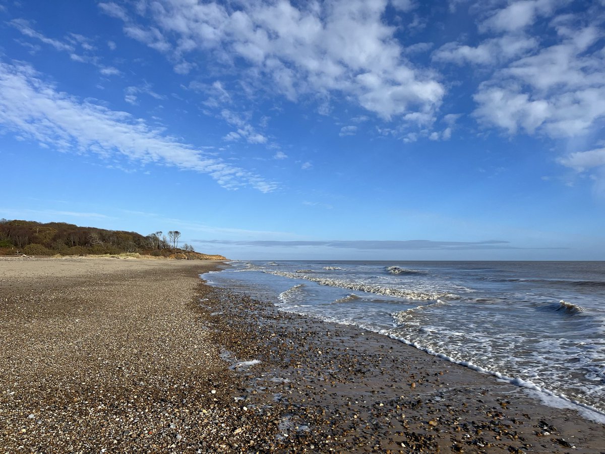 JudithASmith's tweet photo. Absolutely stunning Suffolk beach…….👌 https://t.co/aOKtmwamLb